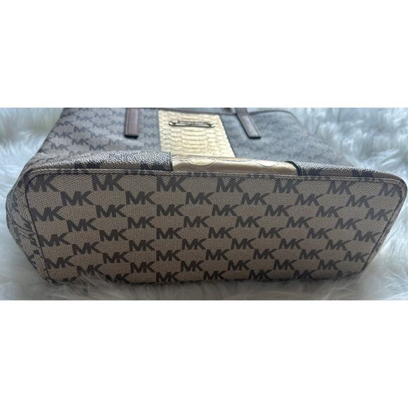 Michael Kors Brown Signature Tote Gold Texture. Excellent Condition!!129 - Picture 3 of 12